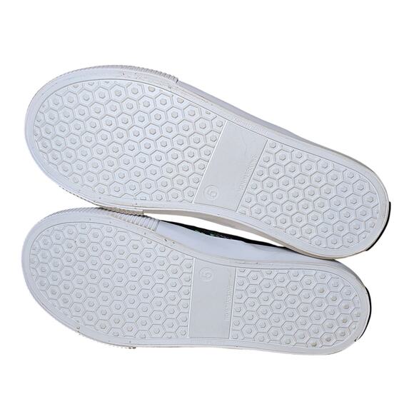 Minecraft Big Boys Size 5 Canvas Slip-on Sneakers Black, Green, White worn 1x - Picture 7 of 9